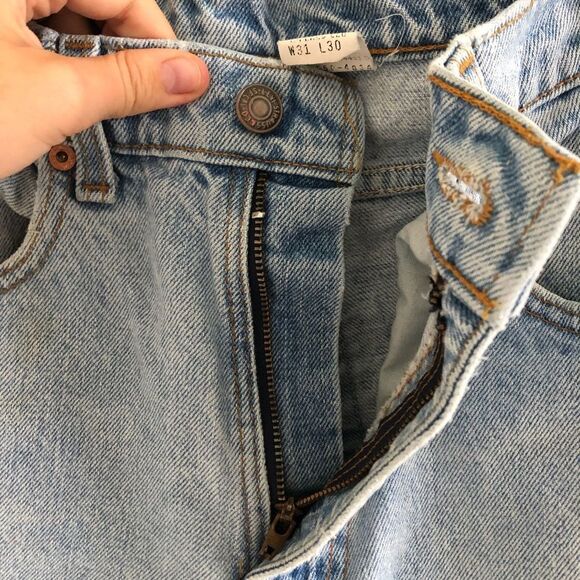 Levi’s Vintage 505 High Rise Relaxed Fit Jeans - Picture 9 of 11